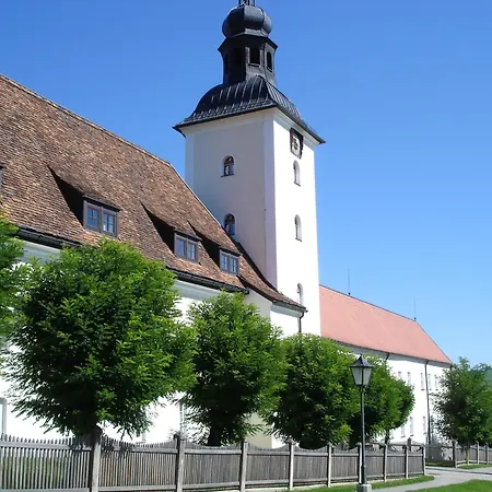 Benediktinerstift Hotel *