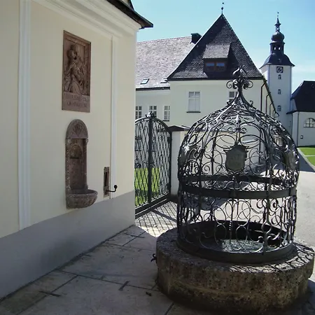 Benediktinerstift Hotel *
