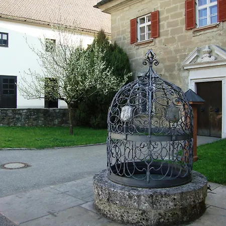 Benediktinerstift Hotel *